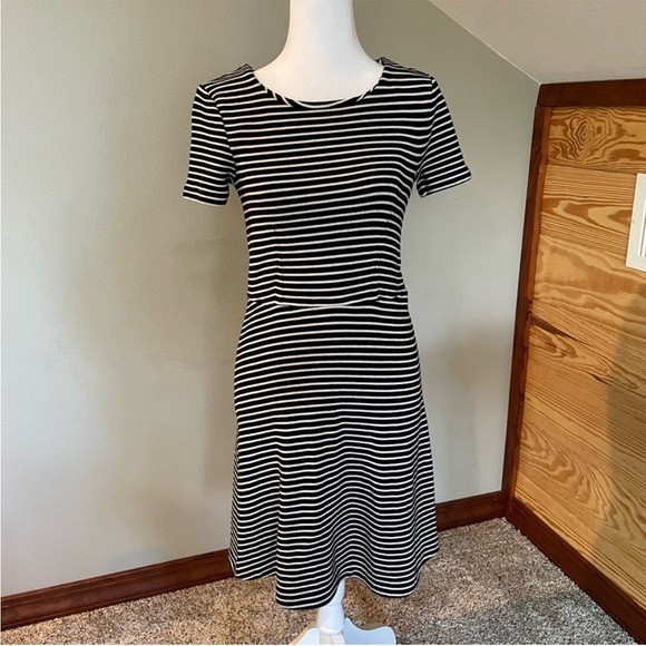 Madewell Gallerist Dress in Black White Stripe Short Sleeve Small - Picture 2 of 13